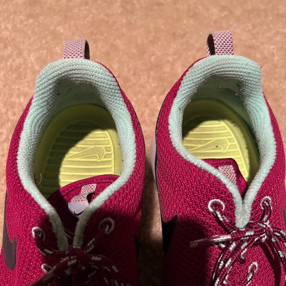 Nike Roshes - Picture 2 of 5